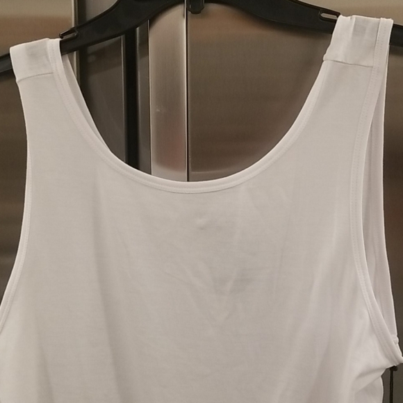 💕WILDFOX💕 Knotted Waist Tank Top White XL NWT - Picture 3 of 10